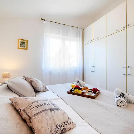 Apartment Busac Zaboric Exterior photo